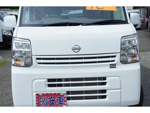 Nissan Clipper Van