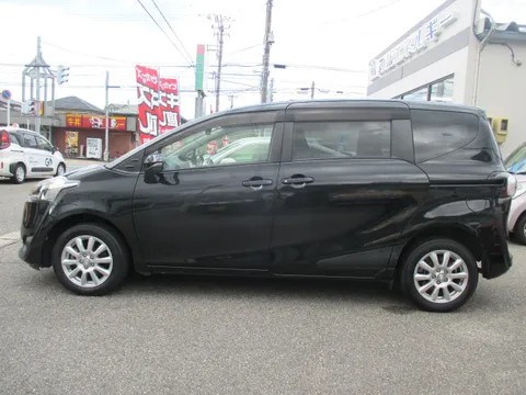 Toyota Sienta