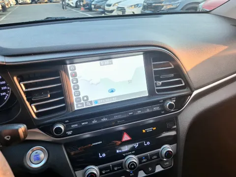 Hyundai Elantra (Avante)