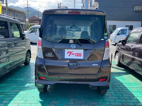 Nissan Dayz Roox
