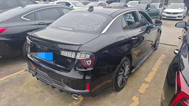 Lynk & Co 03
