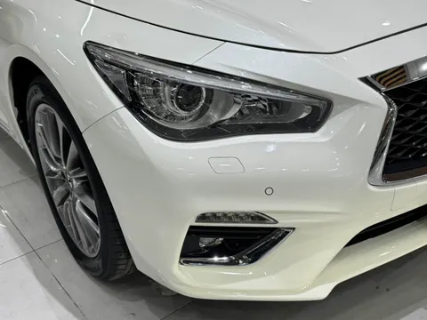 Infiniti Q50L