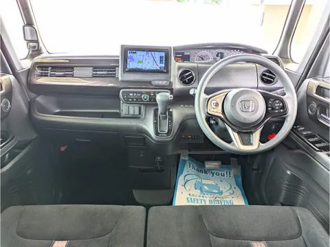 Honda N-BOX Custom