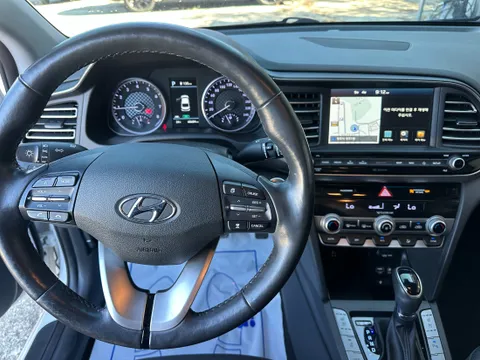 Hyundai Elantra (Avante)