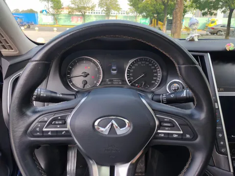 Infiniti Q50L