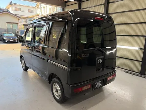 Toyota Pixis Van