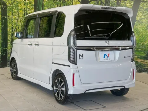 Honda N-BOX Custom