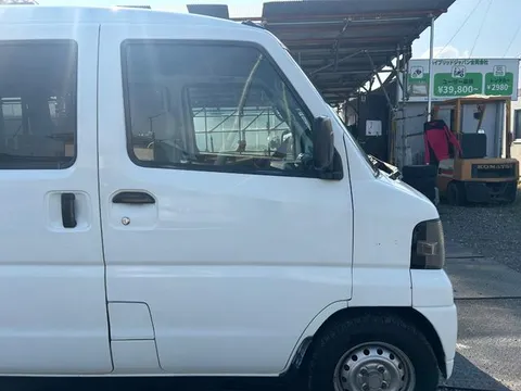 Nissan Clipper Van
