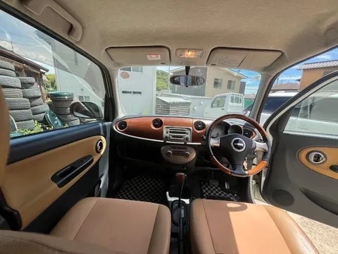 Daihatsu Mira Gino