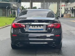 Infiniti Q70