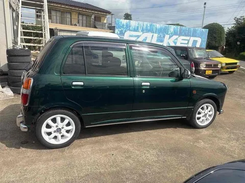 Daihatsu Mira Gino