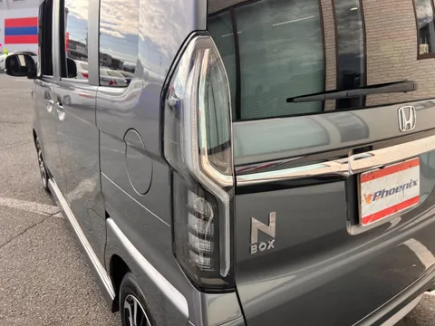 Honda N-BOX Custom
