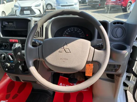 Mitsubishi Minicab Van