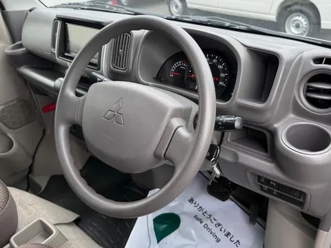 Mitsubishi Minicab Van
