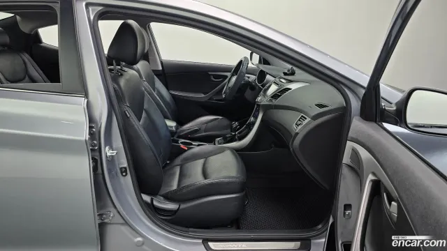 Hyundai Elantra (Avante)