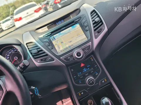 Hyundai Elantra (Avante)