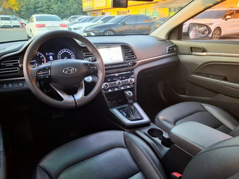 Hyundai Elantra (Avante)