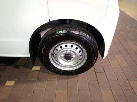Nissan Clipper Van