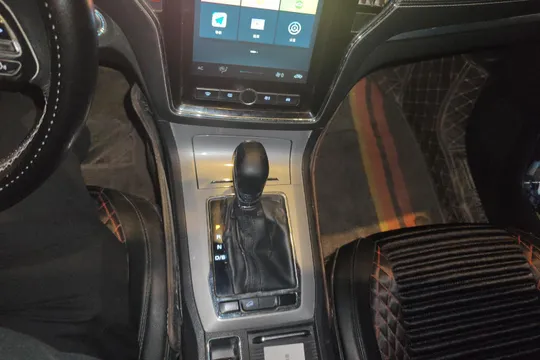 Roewe RX5