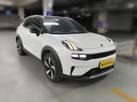 Lynk & Co 06