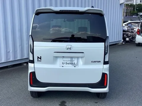Honda N-BOX Custom
