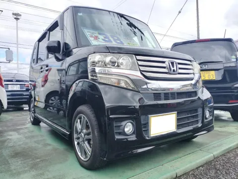 Honda N-BOX Custom