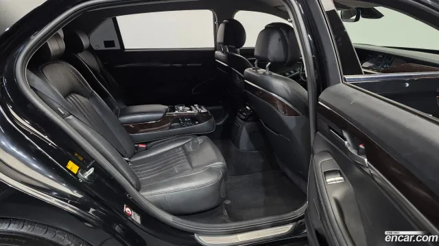 Genesis G90 (EQ900)