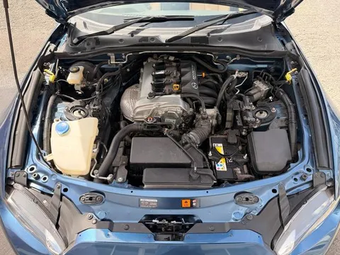 Mazda MX-5 (Roadster)