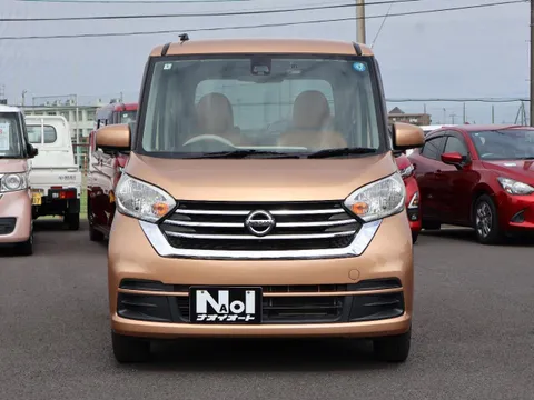 Nissan Dayz Roox