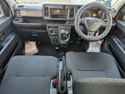 Toyota Pixis Van