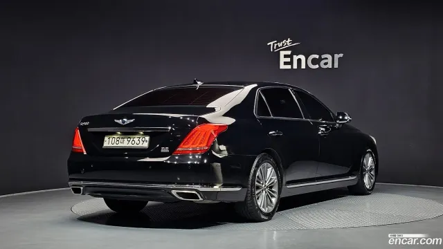 Genesis G90 (EQ900)