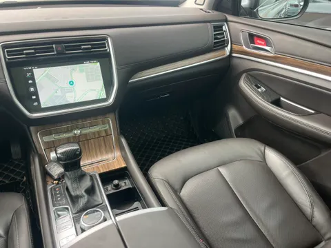Roewe RX8