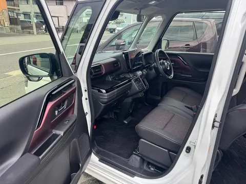 Suzuki Spacia Custom
