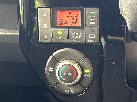 Toyota Pixis Mega