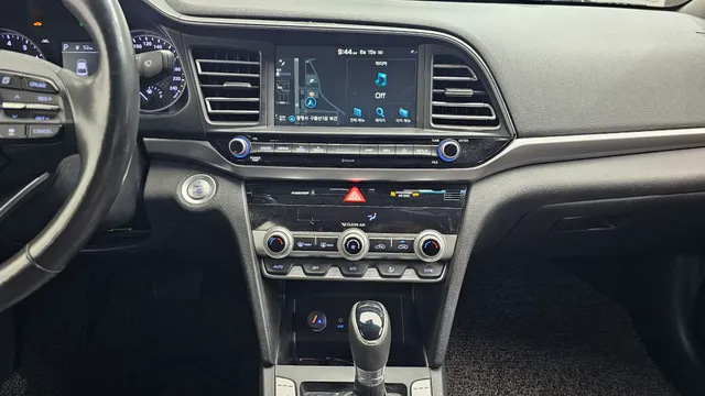 Hyundai Elantra (Avante)