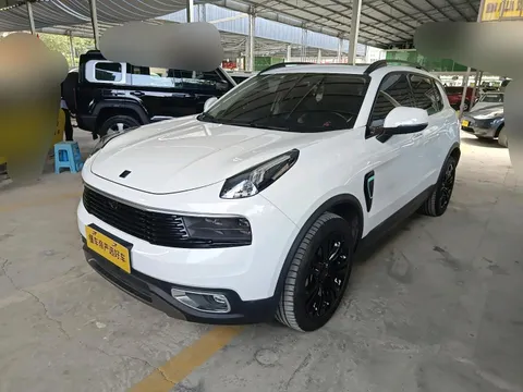 Lynk & Co 01