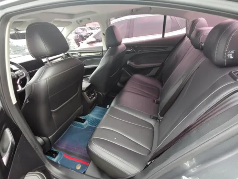 Roewe i5