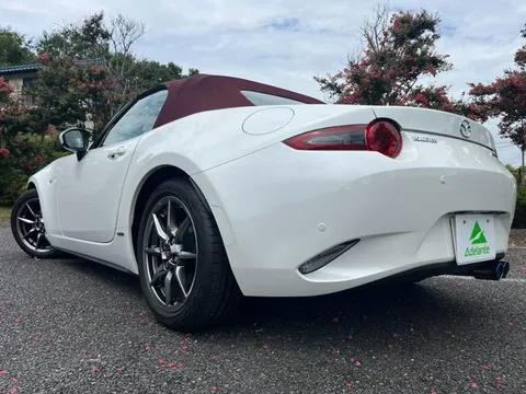 Mazda MX-5 (Roadster)