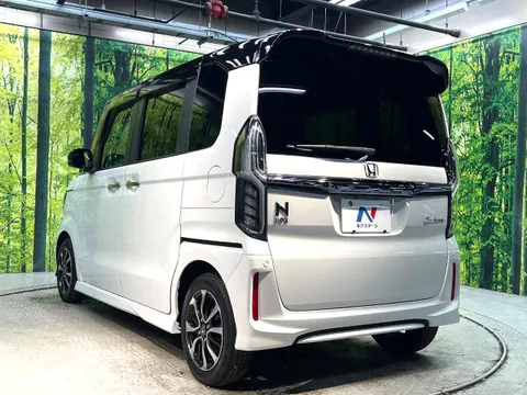 Honda N-BOX Custom