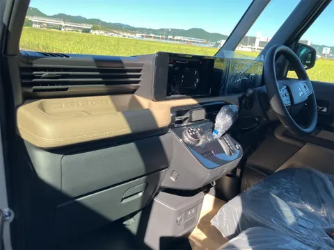 Mitsubishi Delica Mini