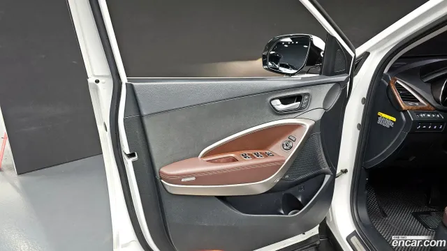 Hyundai Grand Santa Fe (Maxcruz)