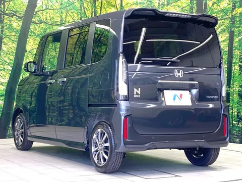 Honda N-BOX Custom