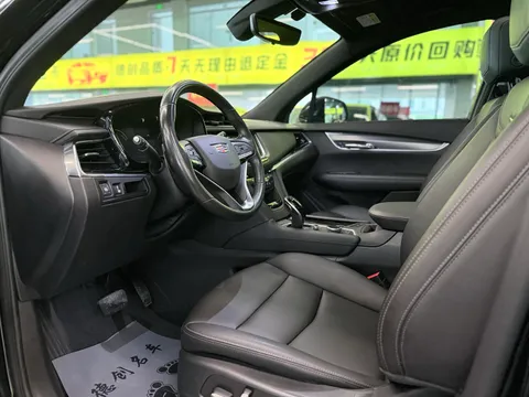Cadillac XT6