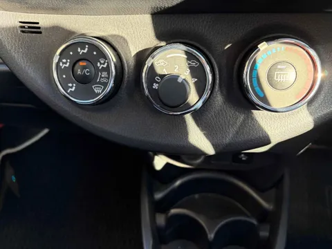 Toyota Yaris (Vitz)