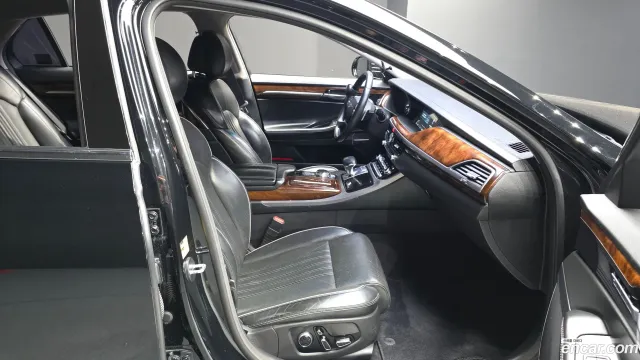 Genesis G90 (EQ900)