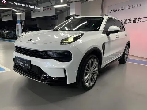 Lynk & Co 01