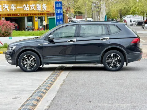 Volkswagen Tiguan L
