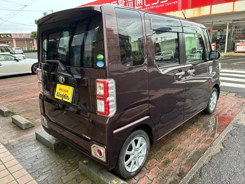 Toyota Pixis Mega