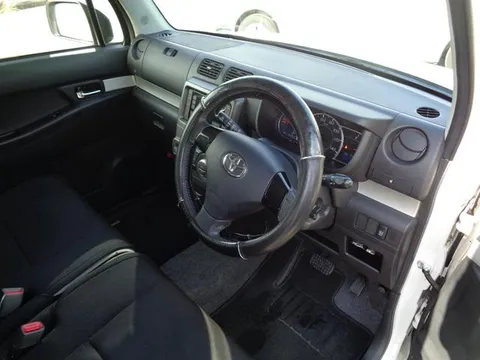 Toyota Pixis Space