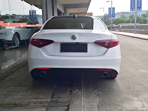 Alfa Romeo Giulia